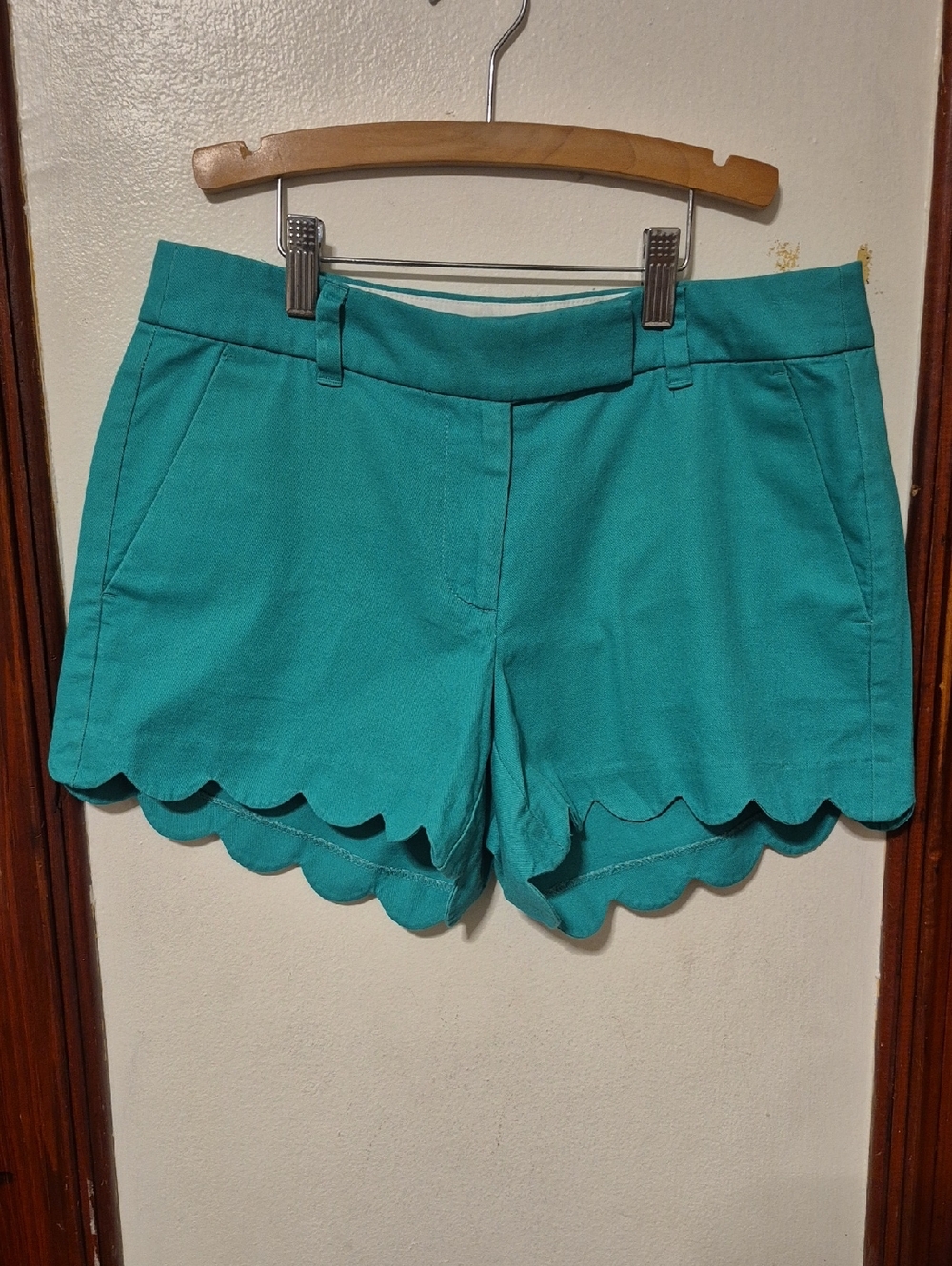 J Crew Green Scalloped Hem Women’s Shorts